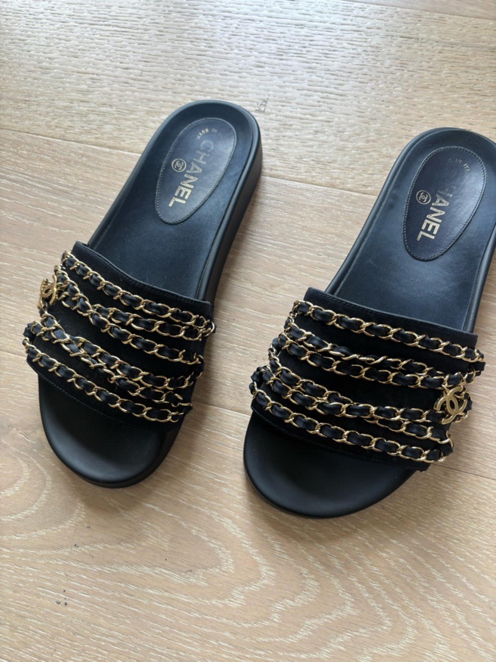 CHANEL Navy Sandal w/ Gold Chain Hardware - Picture 5 of 8